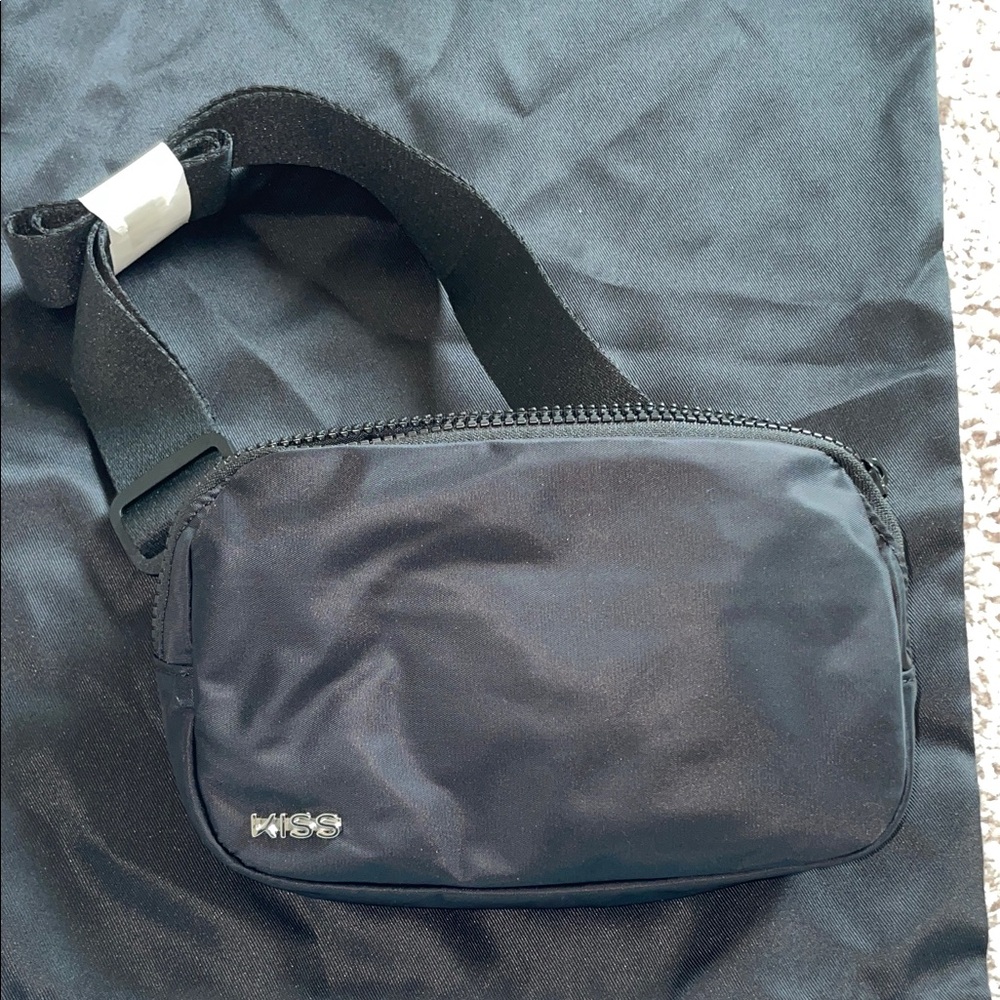 Kiss Black Men's Belt Bag makeup eyelash purse Fanny pack